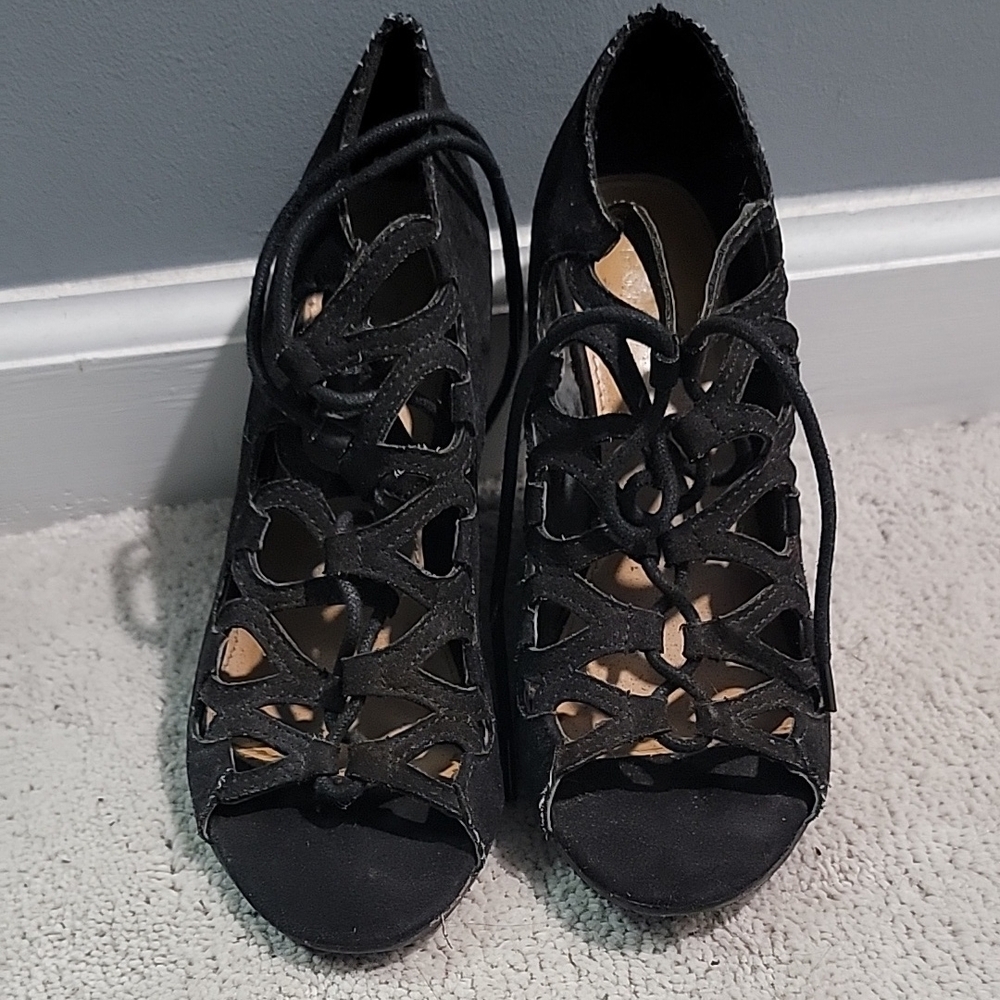 BONGO Black Lace-Up Stiletto Heels